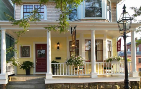 Almondy Inn Bed & Breakfast